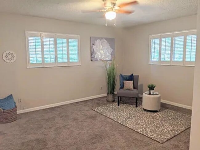 Building Photo - 358 Alpine Dr