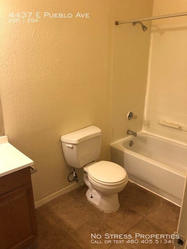 Building Photo - 2 Bed Town Home off 40th St and Broadway!