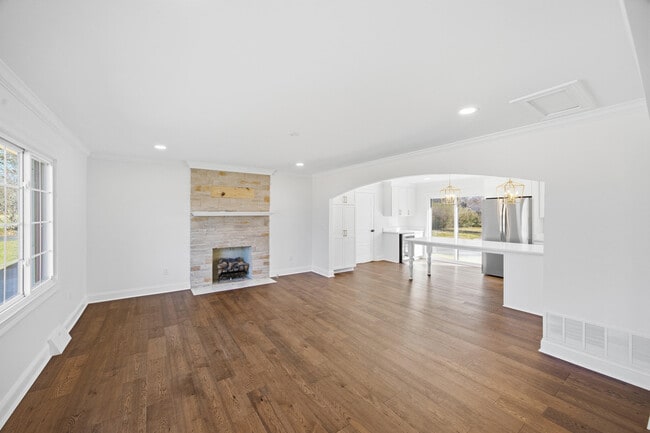 Building Photo - 294 Idle Hour Dr