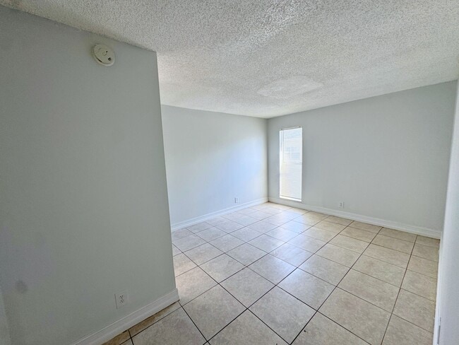 Building Photo - 4459 Treehouse Ln