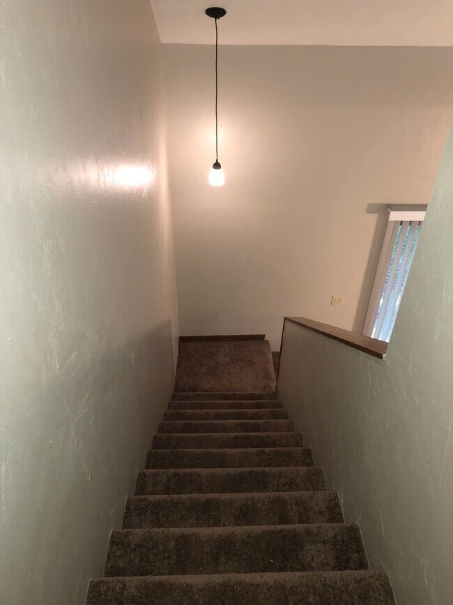 Building Photo - Woodside Villas