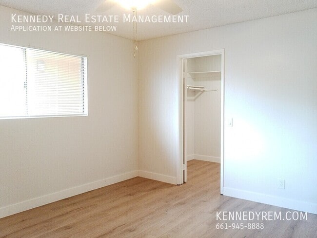 Building Photo - 4849 W Ave L