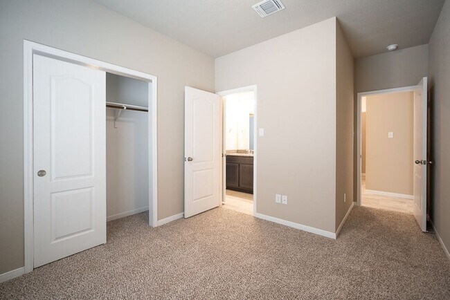 Building Photo - 3-Bedroom, 2-Bath Home in Reserve at Pea R...