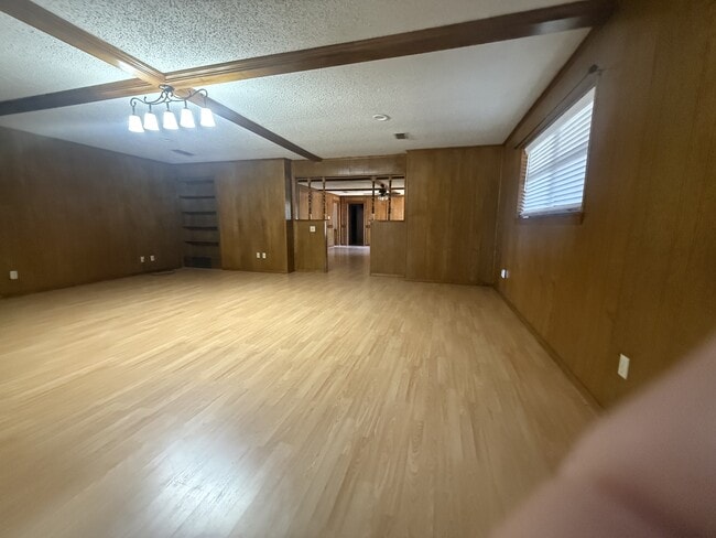 Building Photo - 716 S Houston St