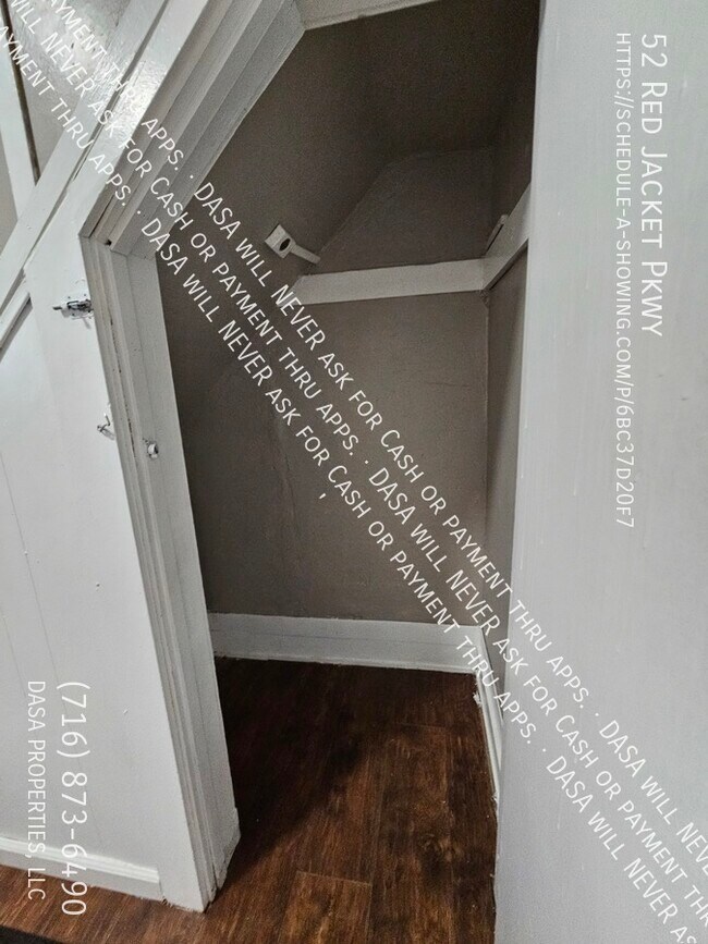 Building Photo - 52 Red Jacket - 4 Bed / 1 Bath