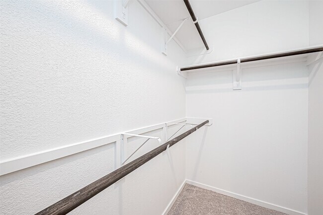 Building Photo - 719-719 Falling Cave Dr
