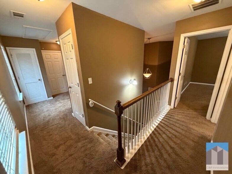 Building Photo - 2473 Capella Cir SW