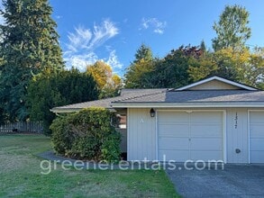 Building Photo - 2BD/1B Lacey Duplex with Large Yard and Ga...