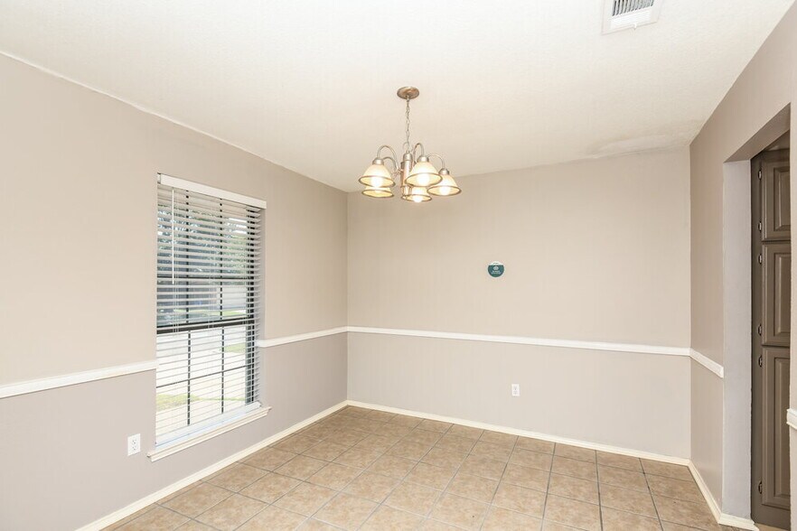 Building Photo - 7320 Ridge Rd W