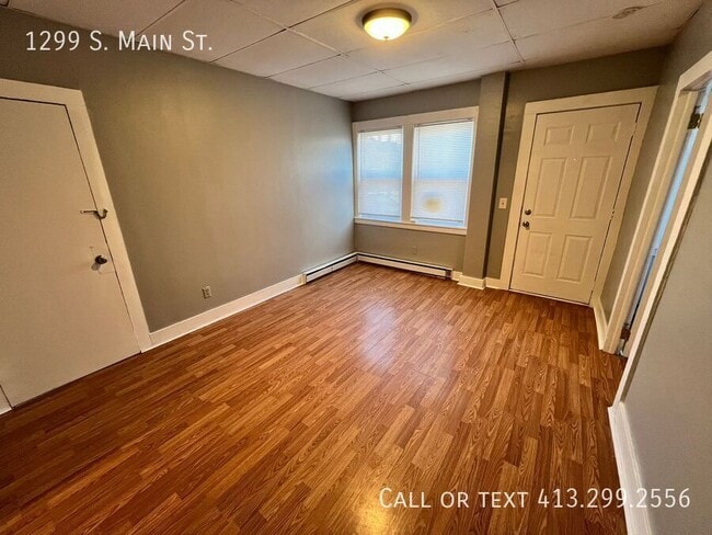 Building Photo - 1299 S Main St