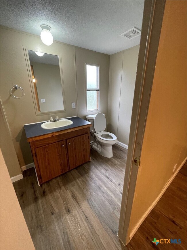 Building Photo - 611 Buck Trail
