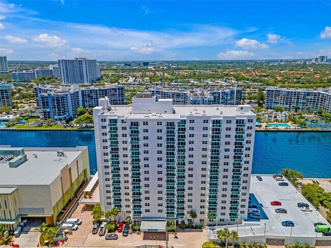 Building Photo - 3000 S Ocean Dr