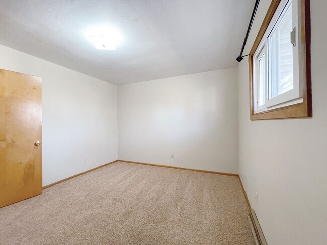 Building Photo - 1718 1st St SE