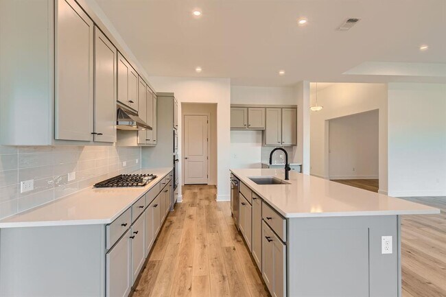 Building Photo - 300 Alava Wy