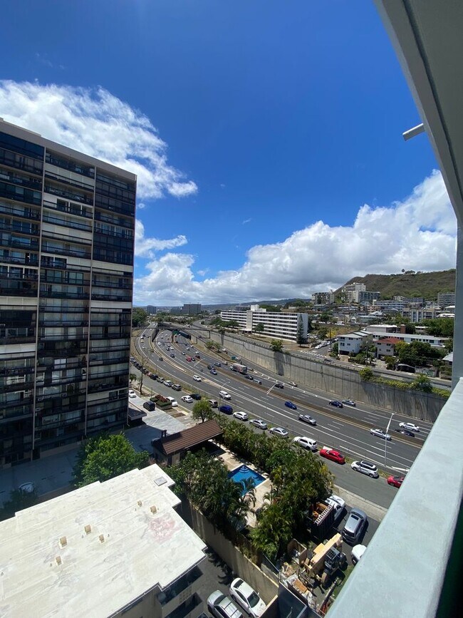 Building Photo - 824 Kinau St