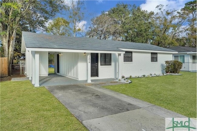 Building Photo - 206 Seminole St