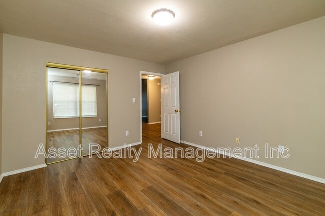 Building Photo - 8613 Little Field Way