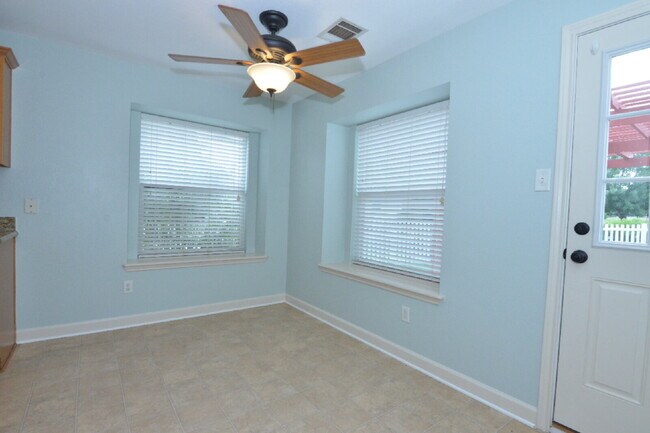 Building Photo - Beautiful Corner Lot Home in Plum Creek
