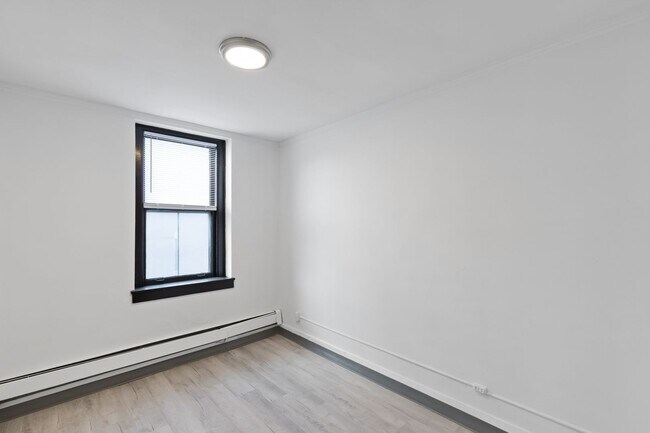 Building Photo - 2 N Huron St