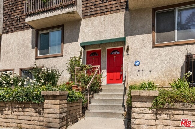 Building Photo - 4660 Coldwater Canyon Ave