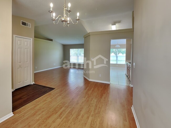 Building Photo - 12131 Woodglen Cir