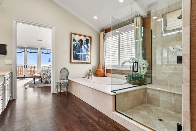 Building Photo - 1514 E Oceanfront