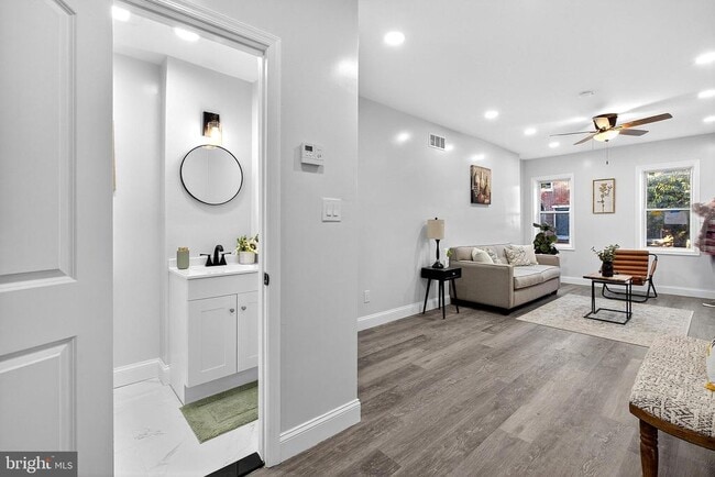 Building Photo - 903 Kirkwood St