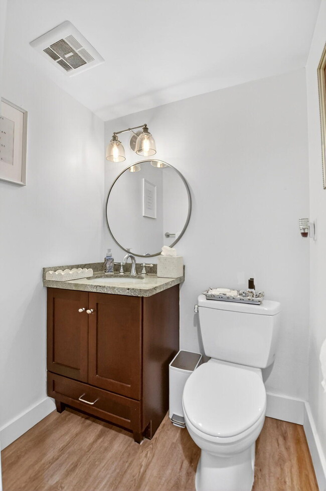 Building Photo - 3589 S Ocean Blvd