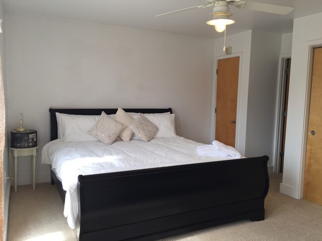 Master Bedroom - 2946 Cherry St