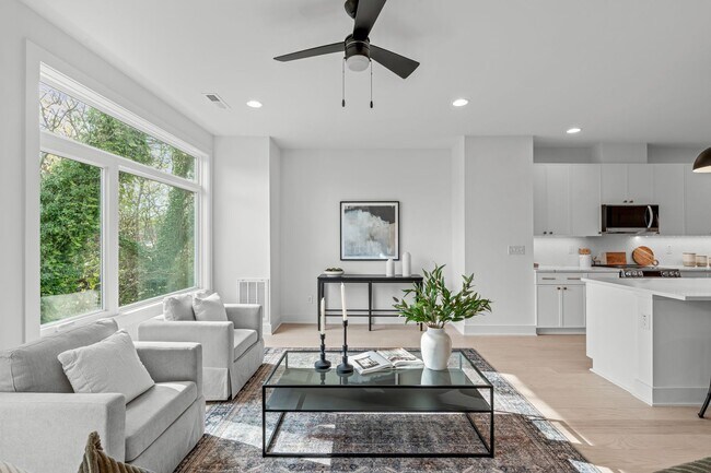 Building Photo - **OFFERING 50% OFF FIRST MONTH'S RENT, WAI...