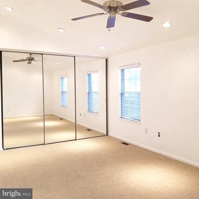 Building Photo - 10401 Storch Dr