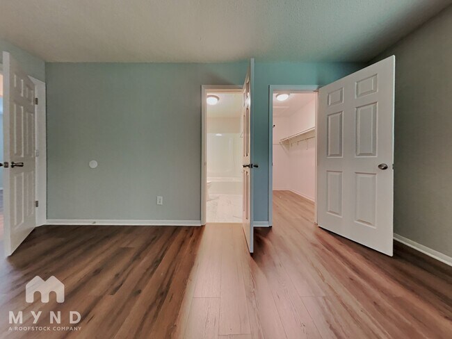 Building Photo - 416 York Rd