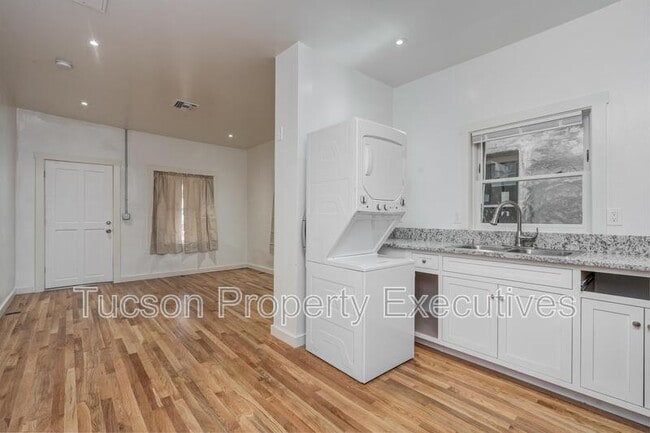 Building Photo - 71 W Simpson St