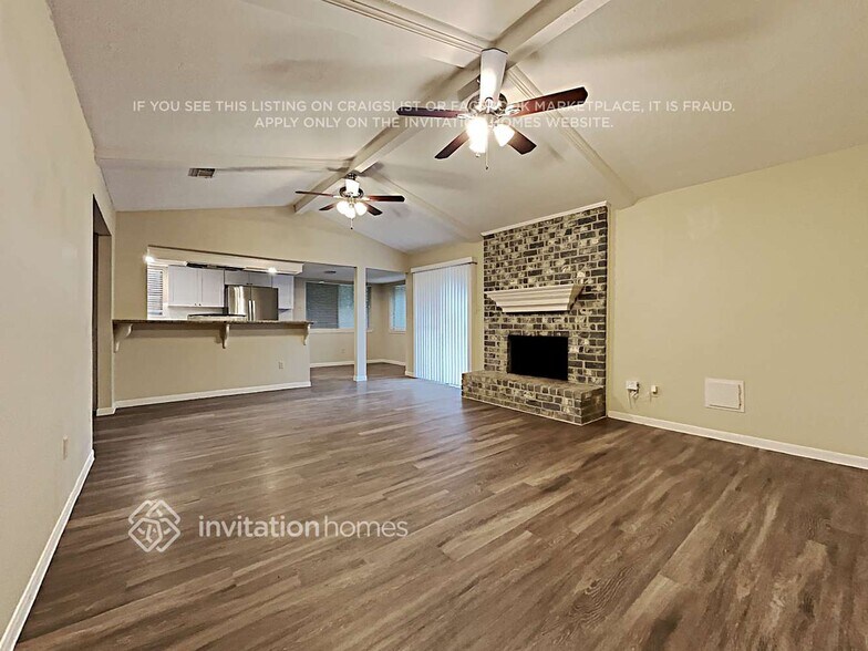 Building Photo - 2239 Middle Creek Dr