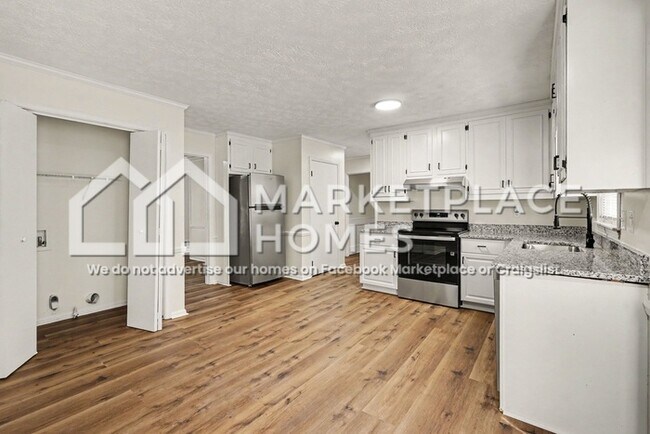 Building Photo - 681 Roxboro Trace SW