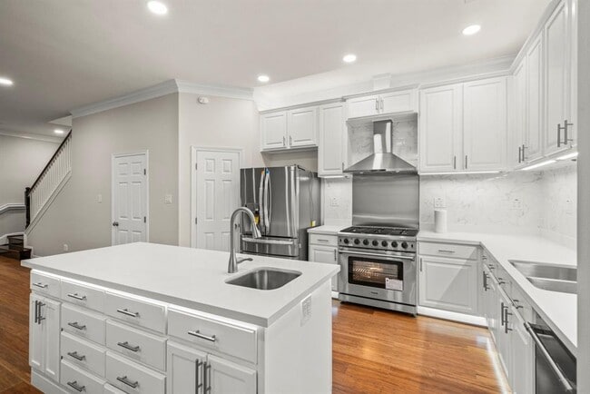 Building Photo - 4023 Breakwood Dr
