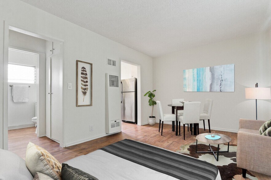 Building Photo - Beloit Avenue Apartments