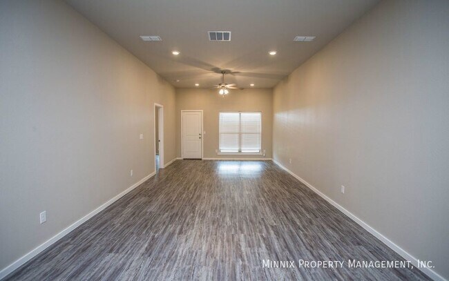 Building Photo - 2102 Langford Ave