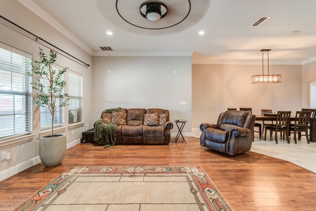 Building Photo - 6905 91st St