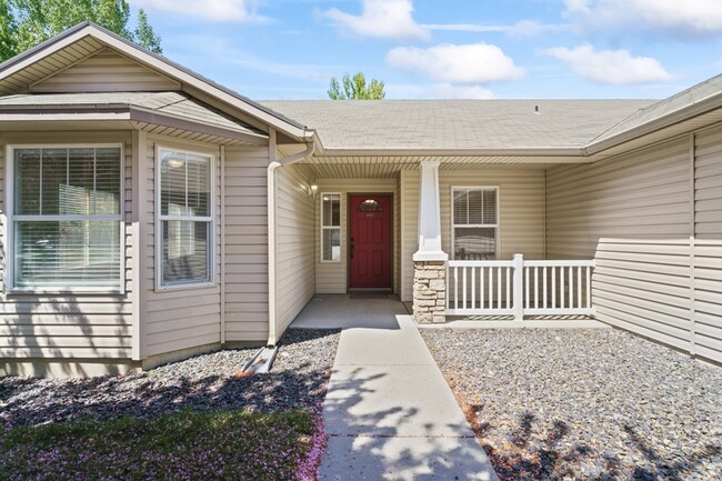 Building Photo - 3589 N Chatterton Way