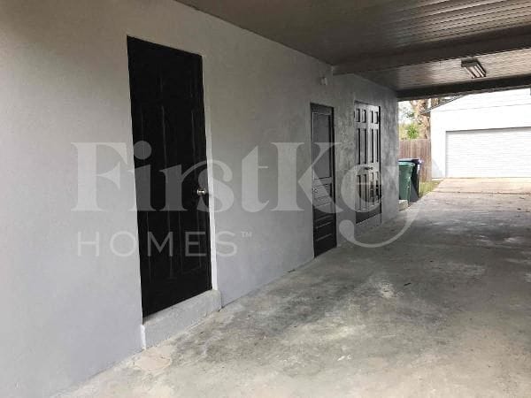 Building Photo - 4707 W Bay Ave