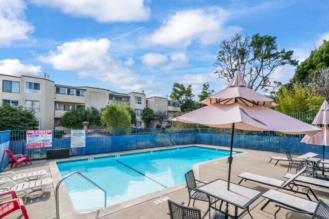 Building Photo - Cutest Condo on the Market!