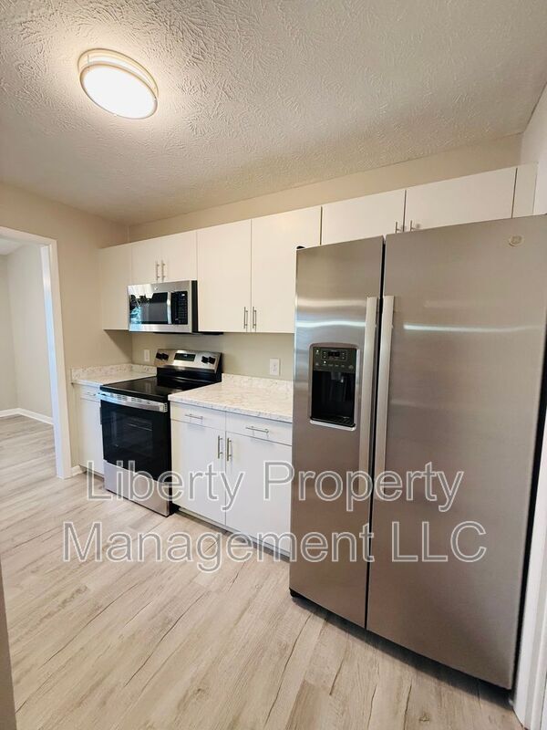 Building Photo - 664 Bartons Landing Pl