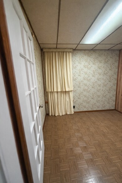 Building Photo - 166 5th Ave