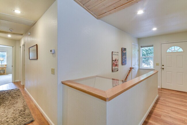 Building Photo - 12909 Mueller Dr
