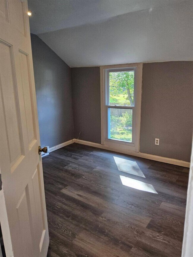 Building Photo - 30 Woodcliff Ave