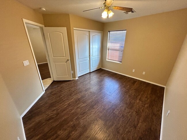 Building Photo - ? Large 4Bdm 3Ba Avondale Home *NO* Carpet ?