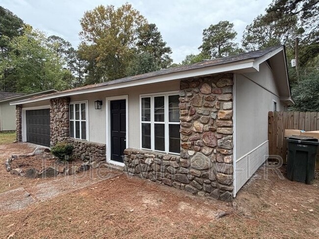 Building Photo - 10002 Stardust Trail