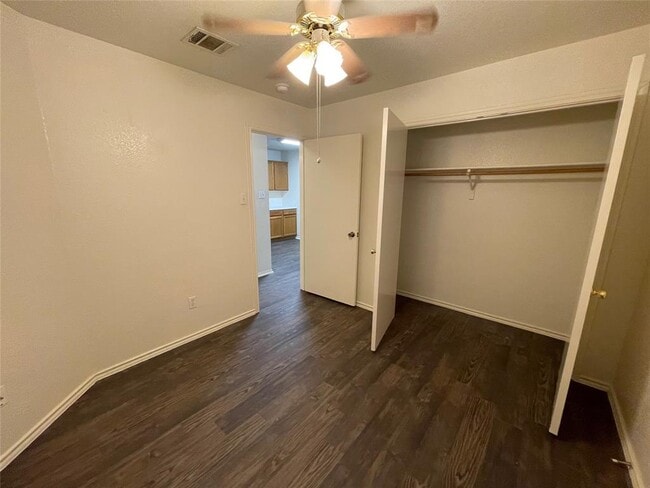 Building Photo - 1239 Armadillo Rd