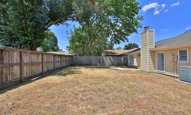 Building Photo - 6940 Foxmont Ln